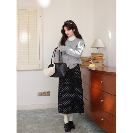 鹿向南【1217/20:00新品前1小时7折限量100件】米白色打底衫 商品图1