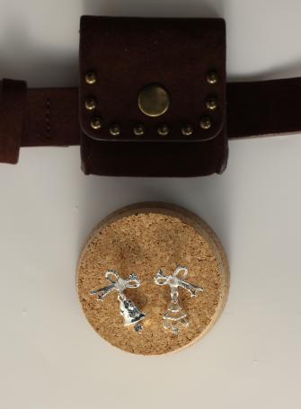 鹿鹿推荐·【圣诞结】限定氛围圣诞树铃铛不对称耳钉 商品图0