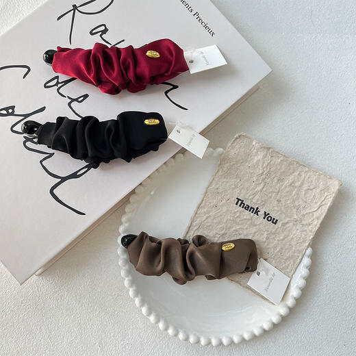 优雅精致柔滑缎面香蕉夹-纪念日百货门店同款167949939 商品图1