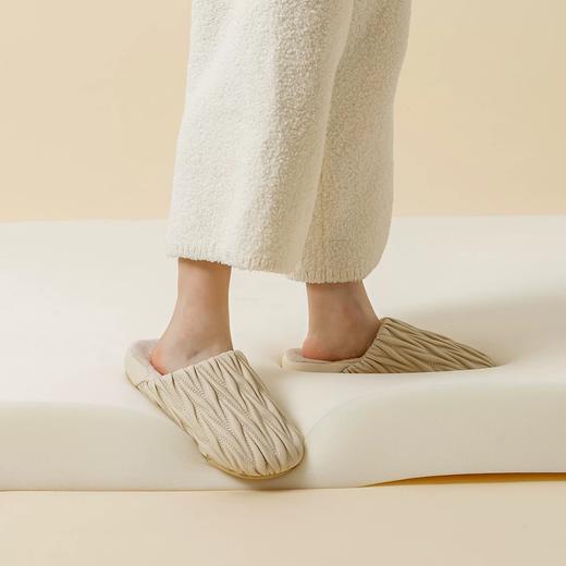 【6F】多样屋（TAYOHYA）云涧轻褶舒适棉拖鞋女士冬季家居室内保暖情侣（鞋型偏小，脚肥需拍大两码） 商品图3