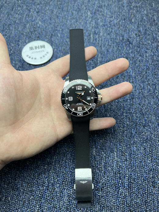 浪琴新款康卡斯系列 黑色盘 间玫金款 男士腕表 增强夜光持久效果！
机芯：搭载进口西铁城 商品图8