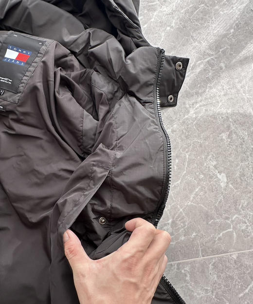 全新正品美版Tommy90白鸭绒高克重连帽可拆卸男士防水保暖羽绒马甲
S M L 三个码，欧码偏大 商品图4