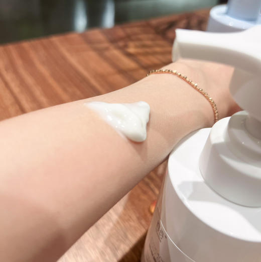 「上新特价」芳疗师专研高端芳疗植萃身体乳 缓解干痒 滋润保湿 天然无添加300ml 商品图5