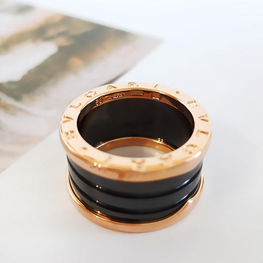 【95新】BVLGARI宝格丽B.zero1系列AN85556318K玫瑰金黑陶瓷四环弹簧戒指53号中性款 261125AK16 商品图5