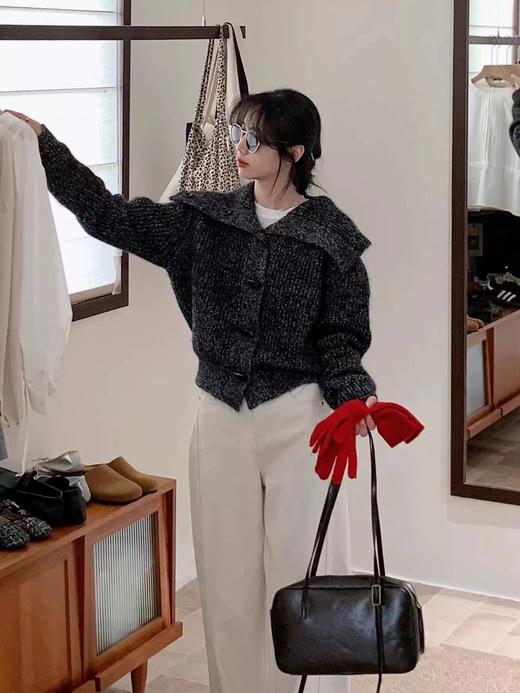 D121470冬季新款复古牛角扣翻领超保暖毛衣短外套 商品图2