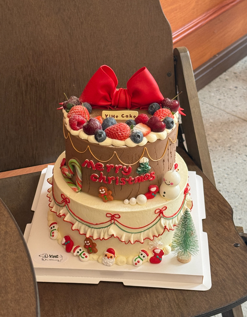 圣诞蝴蝶结花边蛋糕