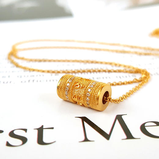 【天然正品】老庙足金六字箴言转经筒0.139克拉钻石吊坠项链12.9*7.0MM（皆取最大值）链长：47CM（长度可调节）女士 301125AK16特价：10180 商品图3