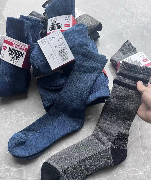 全新正品加拿大户外KODIAK科迪亚克熊41%羊毛袜长筒袜
灰色，蓝色。一卡两双
均码40-45 商品图3