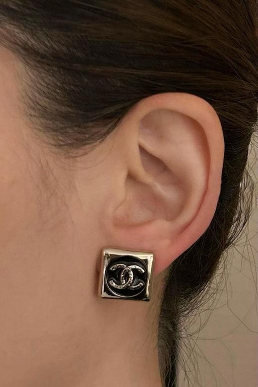 香奈儿 方圆不对称珐琅耳钉(XJ) 商品图4