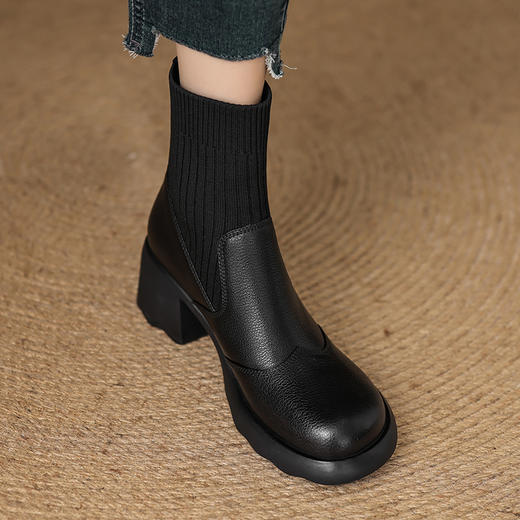 【预售5天】粗跟真皮针织毛线短筒马丁靴女圆头厚底高跟短靴简约大码时装女靴HL-3955 商品图0