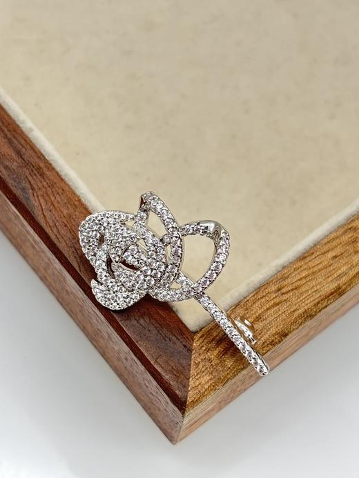 HEFANG 这枚胸针，仙女们都值得拥有！ 雅致点缀穿搭的闪闪玫瑰胸针✨ 商品图6