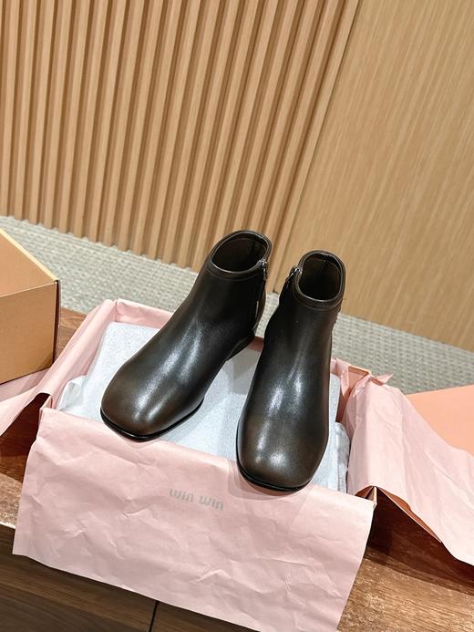 缪缪 新款复古高级感方头短靴(DBG) 商品图1