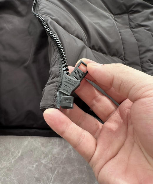 全新正品美版Tommy90白鸭绒高克重连帽可拆卸男士防水保暖羽绒马甲
S M L 三个码，欧码偏大 商品图5