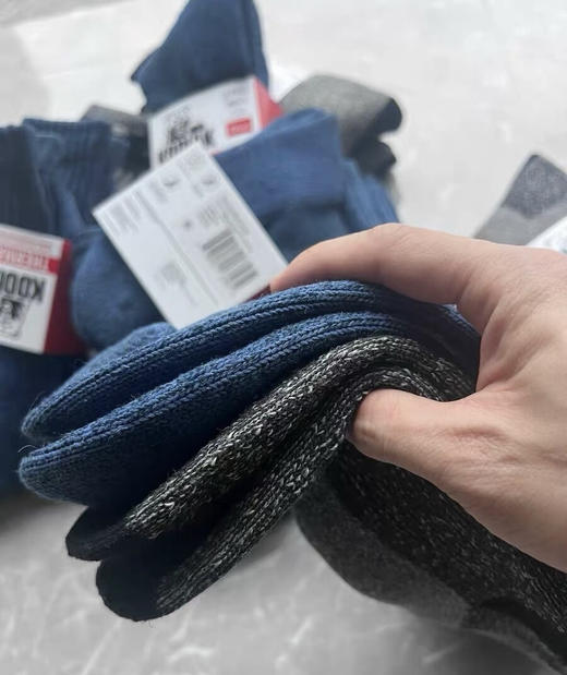 全新正品加拿大户外KODIAK科迪亚克熊41%羊毛袜长筒袜
灰色，蓝色。一卡两双
均码40-45 商品图4