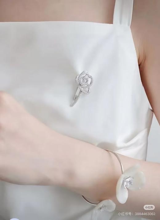 HEFANG 这枚胸针，仙女们都值得拥有！ 雅致点缀穿搭的闪闪玫瑰胸针✨ 商品图8