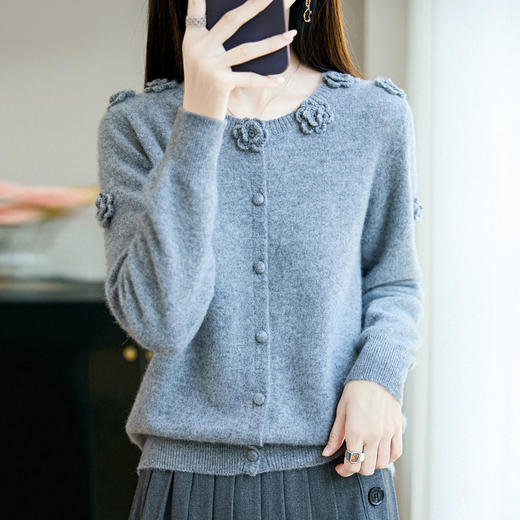 丁摩 100%纯羊毛重磅刺绣钩花开衫R-256 商品图2