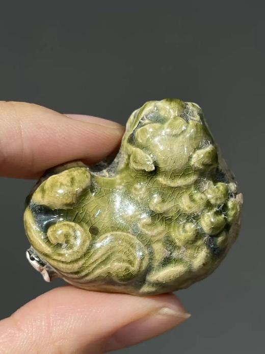 耀州窑青瓷卧坐袖珍瑞狮，顺丰包邮 商品图1