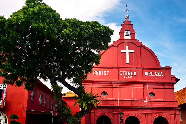 【寒假、春节】<新加坡+马来西亚5天-深圳起止>乌鲁卡里山、黑风洞彩虹梯、KLCC 双峰塔、马六甲之旅、圣淘沙名胜世界、滨海湾花园、克拉克码头游河、甘榜格南