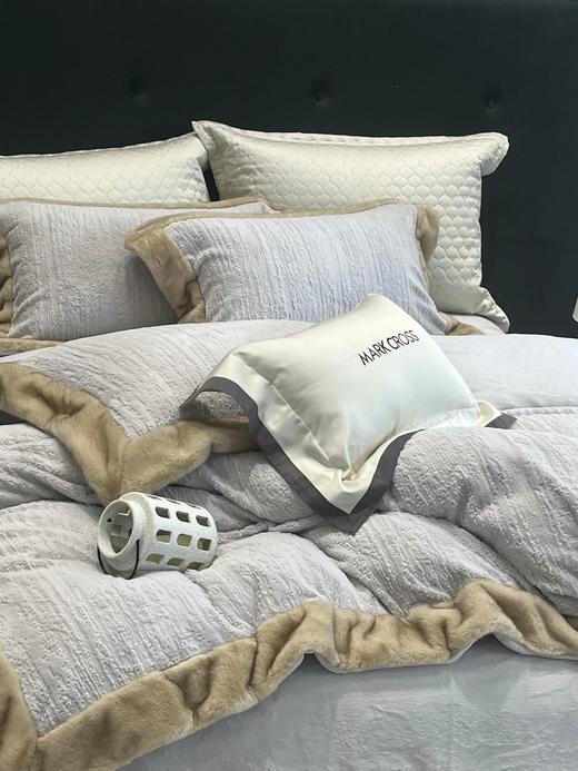 【𝐌𝐀𝐑𝐊 𝐂𝐑𝐎𝐒𝐒玛洛驰￨高奢暖绒立体浮雕熊极绒·融冬北极狐四件套】带来更透气、更保暖更防螨的睡眠体验WD 商品图0