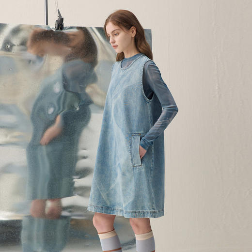 谜底牛仔连衣裙无袖2026春季新品复古蓝晒印花A型艺术女261ML0235 商品图1