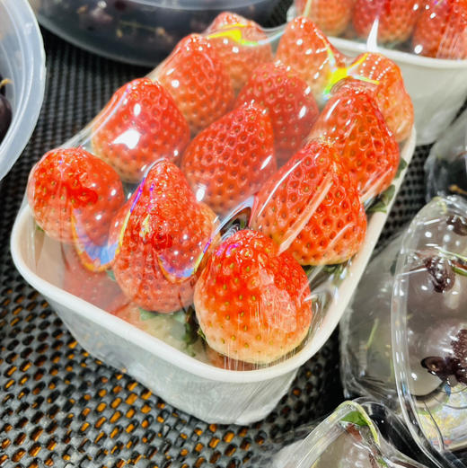 【丹东99草莓】明星产品，一定要尝一尝，娇艳欲滴，草莓娇嫩，部分果子有磕碰属正常现象，请勿介意 商品图4