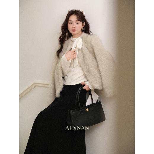 鹿向南「巴黎拿铁」米白色毛绒短款外套女秋冬宽松保暖皮草上衣 商品图1