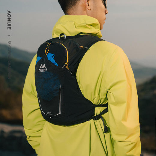 奥尼捷新款越野包户外越野跑步背包轻量化水袋包骑行徒步包8L/C9125 商品图4