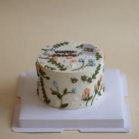 奶油霜手绘小花蛋糕