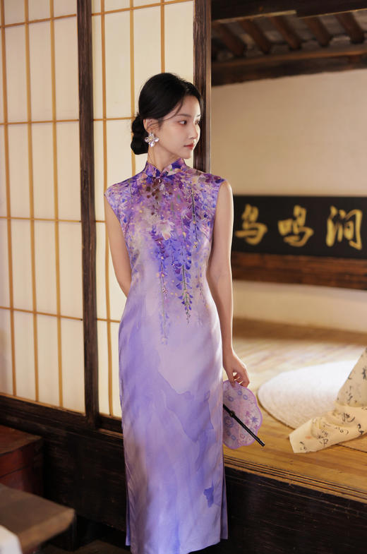 逸红颜明月优选 #紫藤忆梦·22.5姆米桑蚕丝旗袍【紫云烟】一幅垂落的写意江南，浪漫紫藤细闪复古旗袍 商品图14