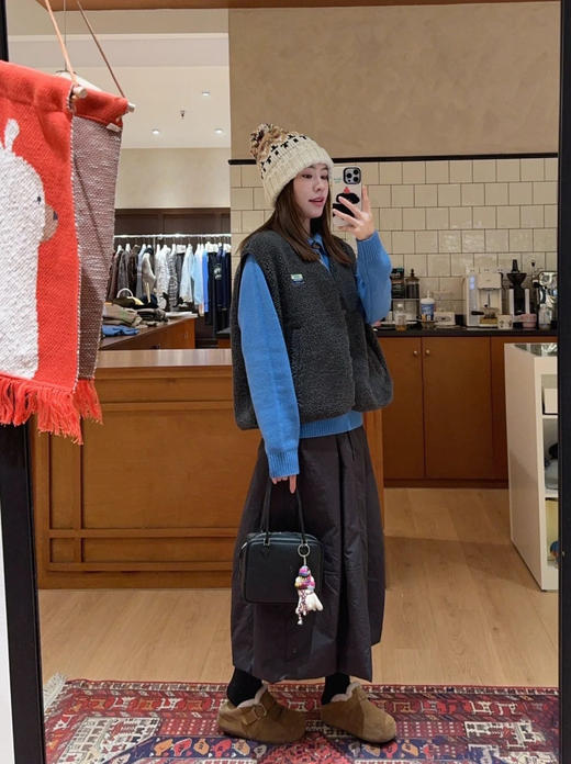 显白克莱因蓝牛角扣翻领小众羊毛针织毛衣 商品图4