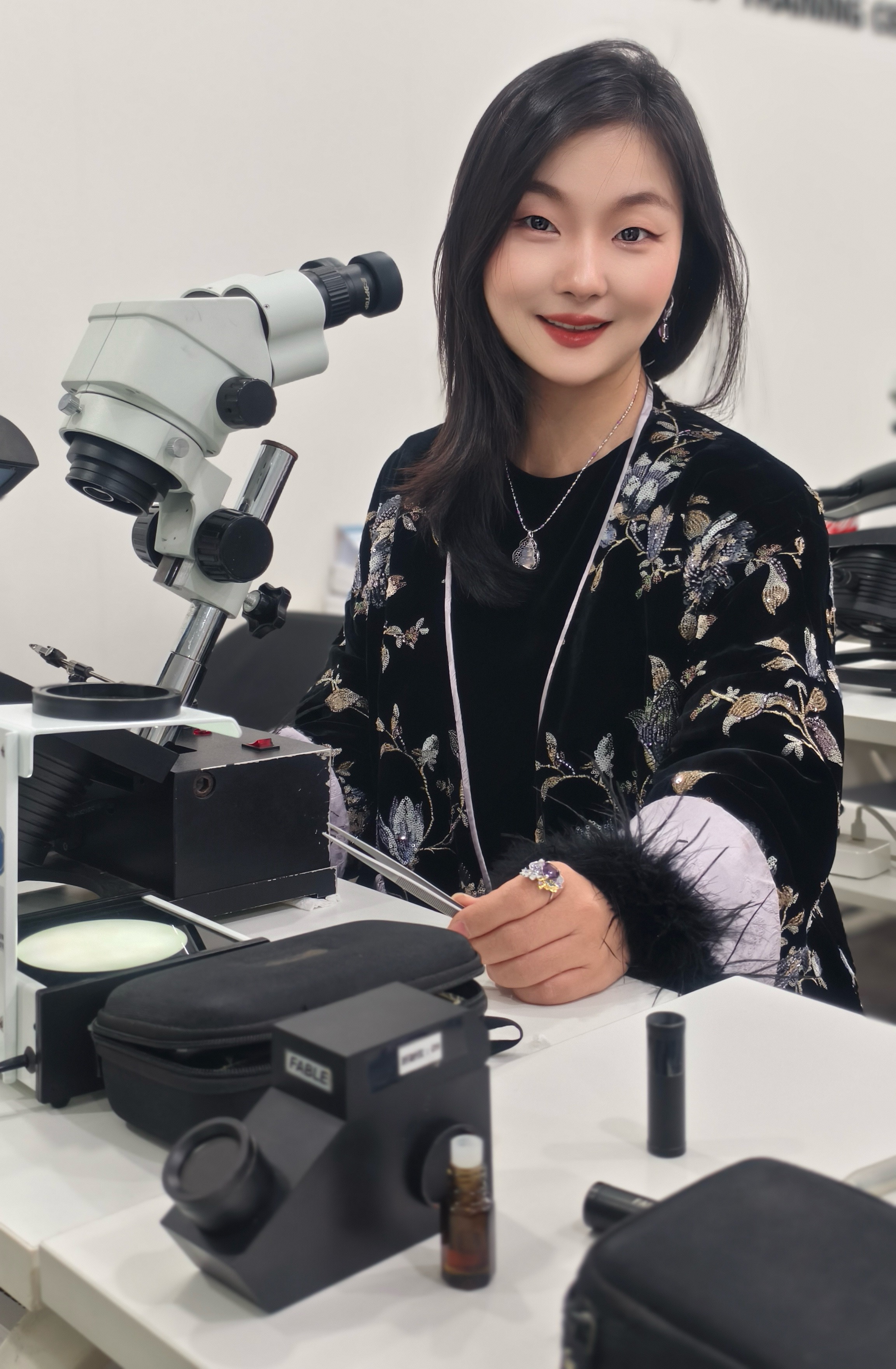 限量！！九紫离火艺术珠宝能量水晶系列----天然紫水晶、黄水晶、托帕臻品，奢级黄金镶嵌级珠宝VS黄金精镶、胸针吊坠两用、耳钉耳环、戒指应有尽有！925银镶，随身聚满能&量，吉耀相伴