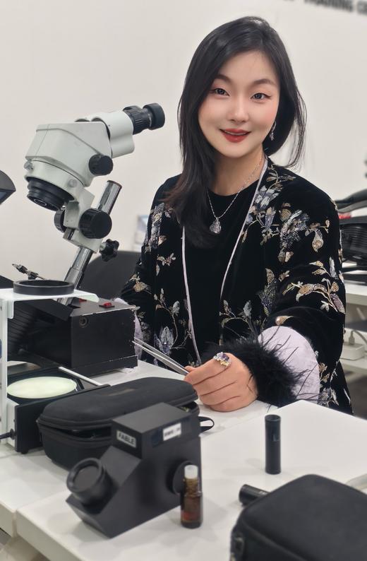 限量！！九紫离火艺术珠宝能量水晶系列----天然紫水晶、黄水晶、托帕臻品，奢级黄金镶嵌级珠宝VS黄金精镶、胸针吊坠两用、耳钉耳环、戒指应有尽有！925银镶，随身聚满能&量，吉耀相伴 商品图0