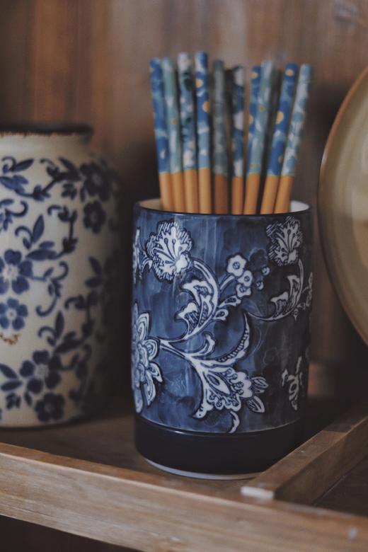 【分体式手绘青花陶瓷收纳筒】细腻手绘青花与贴心沥水设计的完美融合WD 商品图0