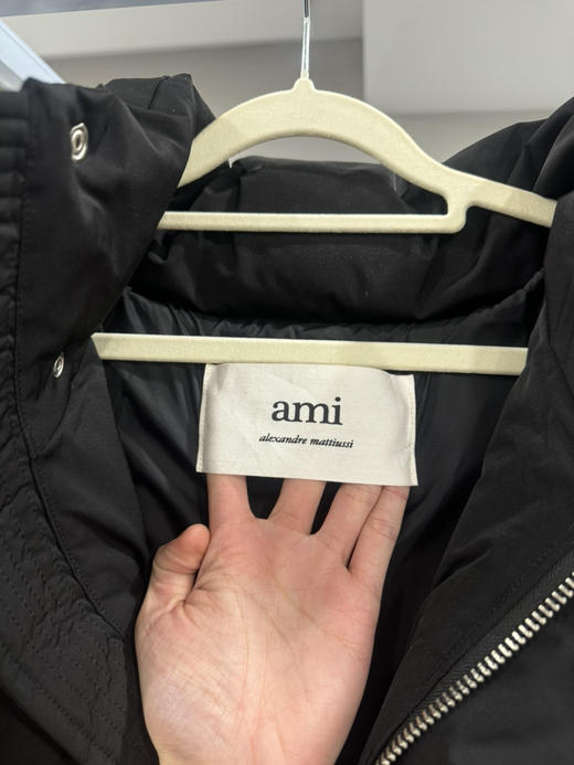 原厂 AMI 连帽羽绒服宽松爱心刺绣字母 FW22 短款羽绒服 全新带吊 尺码XXS XS M 欧码 偏大2码0399 商品图3