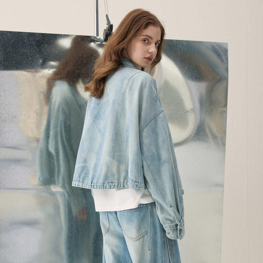 谜底大廓形牛仔外套长袖2026春季新品复古洗水可调节女261MW0226 商品图2