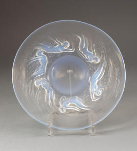 独角鹿西洋古董1921年法国顶级水晶工坊莱俪LALIQUE设计出品「ONDINES 水之精灵」主题浅蓝色欧泊水晶盘