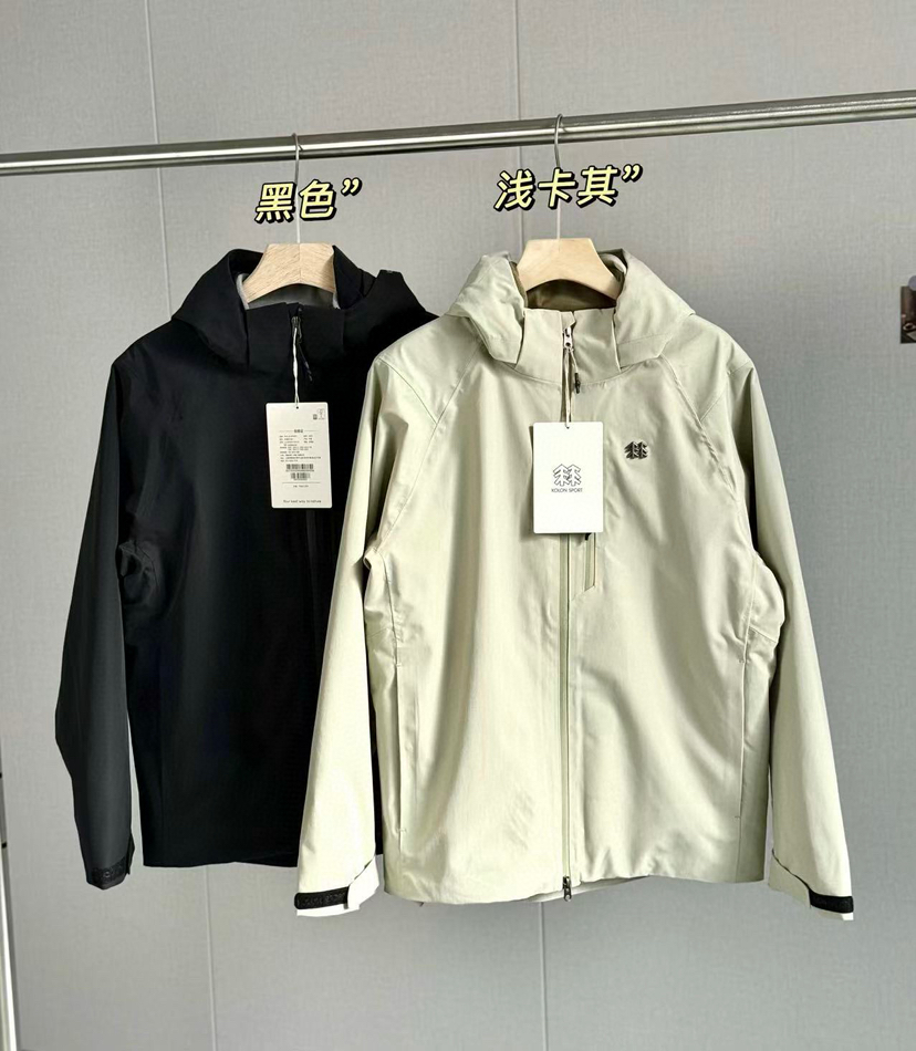 原单正品 KOLONSPORT可隆冲锋衣防水防风透湿男款棉服三合一夹克，
颜色：黑色，浅卡其
尺码：M,L,XL,XXL