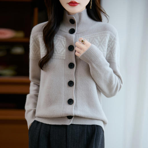 【清河羊毛羊绒专场】鹿展Z157 女士高领开衫羊毛衫 商品图3