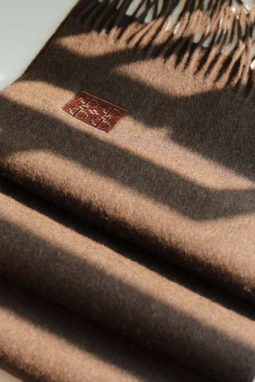 饮水鸟秋冬藏地祥纹34牦牛绒羊毛针织三角巾围巾钉珠保暖披肩围脖 商品图12