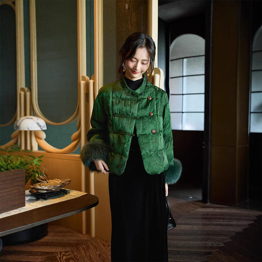 丁摩 立领盘扣鹅绒保暖羽绒服女冬进口狐狸毛袖宽松复古加厚外套5ZF-76045 商品图1