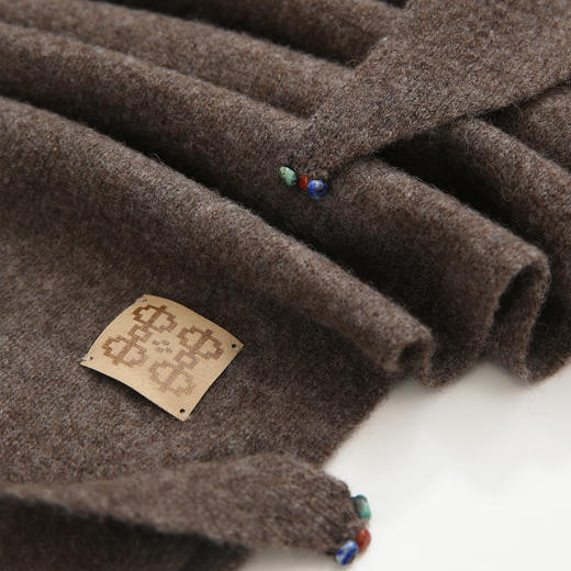 饮水鸟25冬藏地祥纹100牦牛拉绒针织三角巾围巾钉珠保暖披肩围脖 商品图5