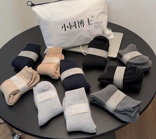 【多妈团购 小同博士羊毛加厚袜10双】寒冬必备，全家人都不用担心会冻脚啦！7A级消臭抗起球 暖羊绒袜材质，加厚款！软糯糯的，贼暖和，弹力大，买来全家一起穿-特购汇 商品图2