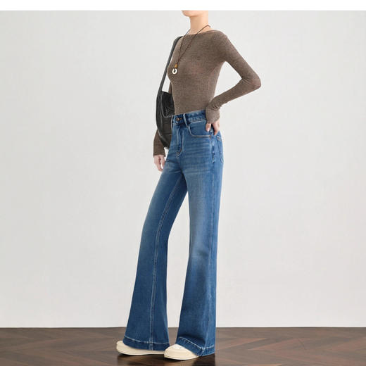 「自」全新升级【铂金会员192/天猫259/差价67】(14856)洛诗琳气质四面弹微喇裤2025秋冬高腰百搭显瘦直筒牛仔裤女 商品图3