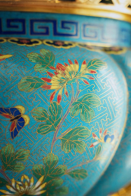 独角鹿西洋古董19世纪末法国出品飞龙卷叶造型铜鎏金精雕镶嵌东方花鸟主题铜胎掐丝珐琅花盆套 商品图7