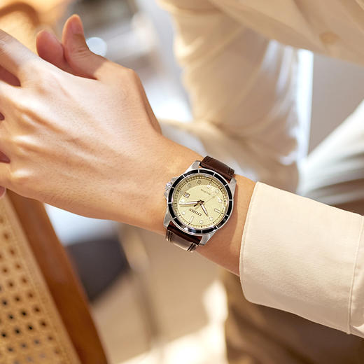 西铁城/CITIZEN光动能复古潮流小牛皮带男表AW1819-05A 商品图4