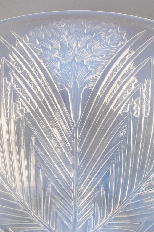 独角鹿西洋古董1932年法国顶级水晶工坊莱俪LALIQUE设计出品「OEILLETS 康乃馨」主题浅蓝色欧泊水晶浅口盘 商品图6