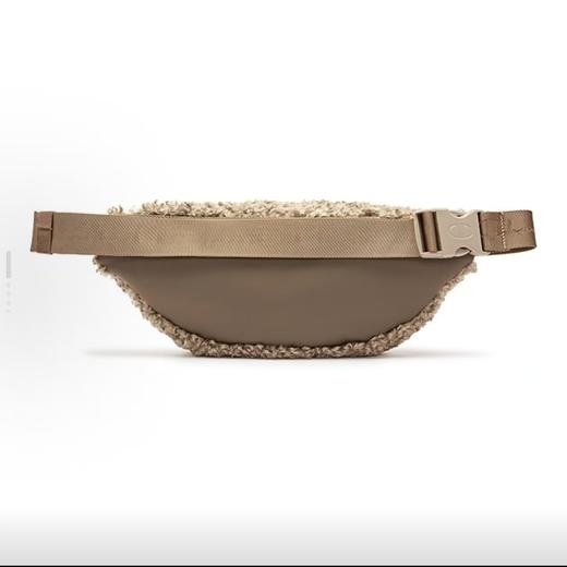 冠军挎包棕色69.9元（线上线下同步销售，不一定有货）637457-TD 商品图1