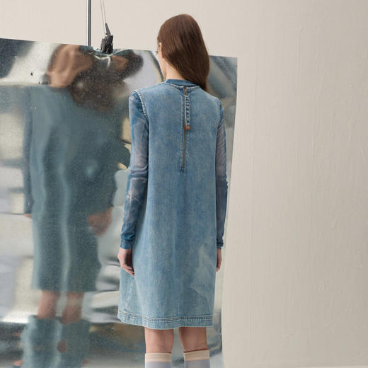 谜底牛仔连衣裙无袖2026春季新品复古蓝晒印花A型艺术女261ML0235 商品图2