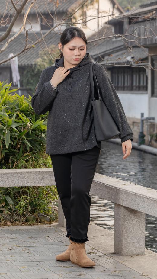 一周发货【加绒加厚 花边裤】冬季想要显瘦的加绒裤子，就是这款！专门做的放量修身版，后腰松紧，加大定制版，上身显瘦包容身材，裤脚立体花边设计，大码姐妹也能穿的修身款，模特身高168参考 商品图9