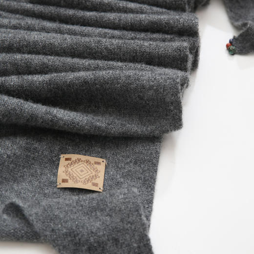 饮水鸟25冬藏地祥纹100牦牛拉绒针织三角巾围巾钉珠保暖披肩围脖 商品图10